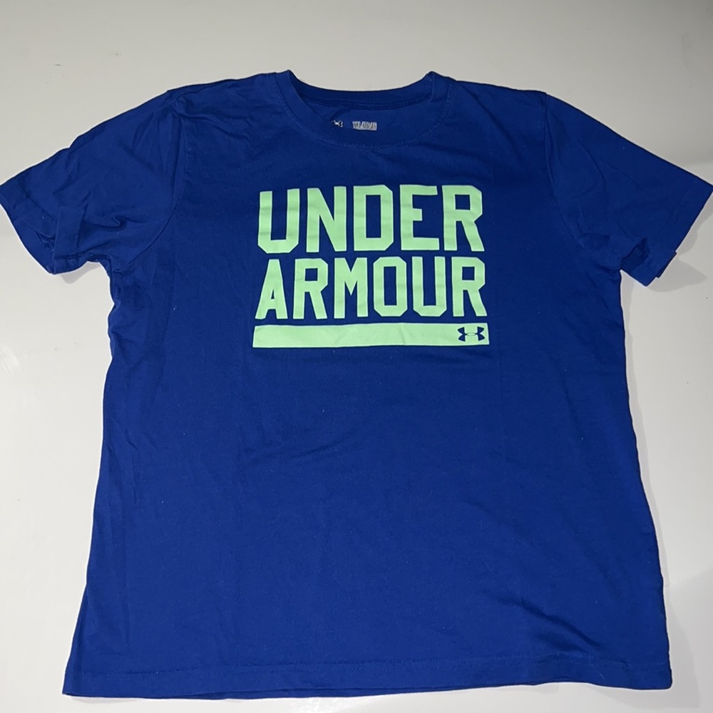 Boys Under Armour t shirt. Size YXL - Picture 1 of 3